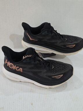 Hoka Clifton 9 Women's Black Running Sneakers with Rose Gold Logo Size 8.5 B